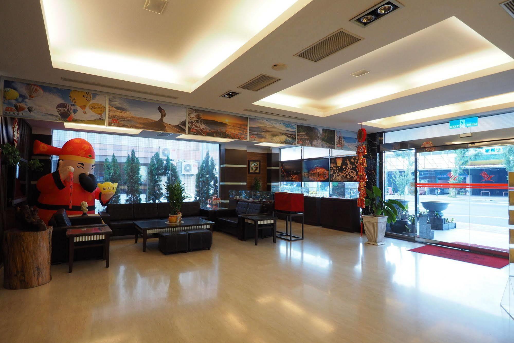 Young Soarlan Hotel - Ταϊνάν Εξωτερικό φωτογραφία