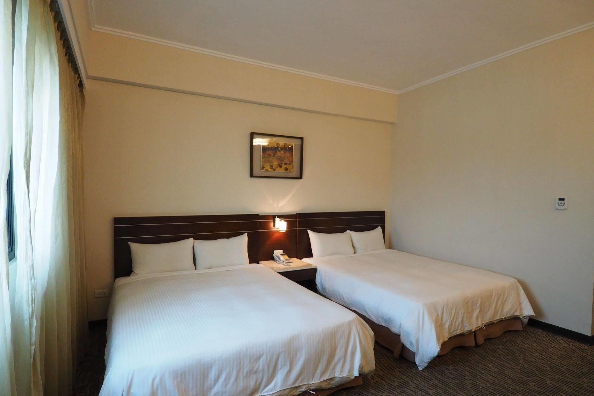 Young Soarlan Hotel - Ταϊνάν Εξωτερικό φωτογραφία